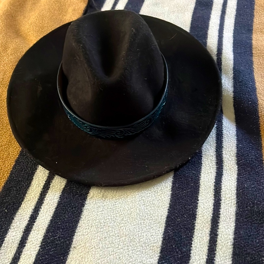 Black hat from kill star never worn
